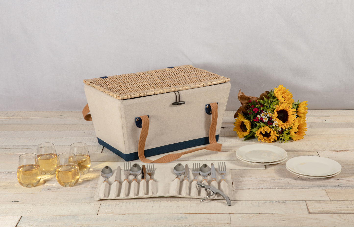 Boardwalk Picnic Basket for 4