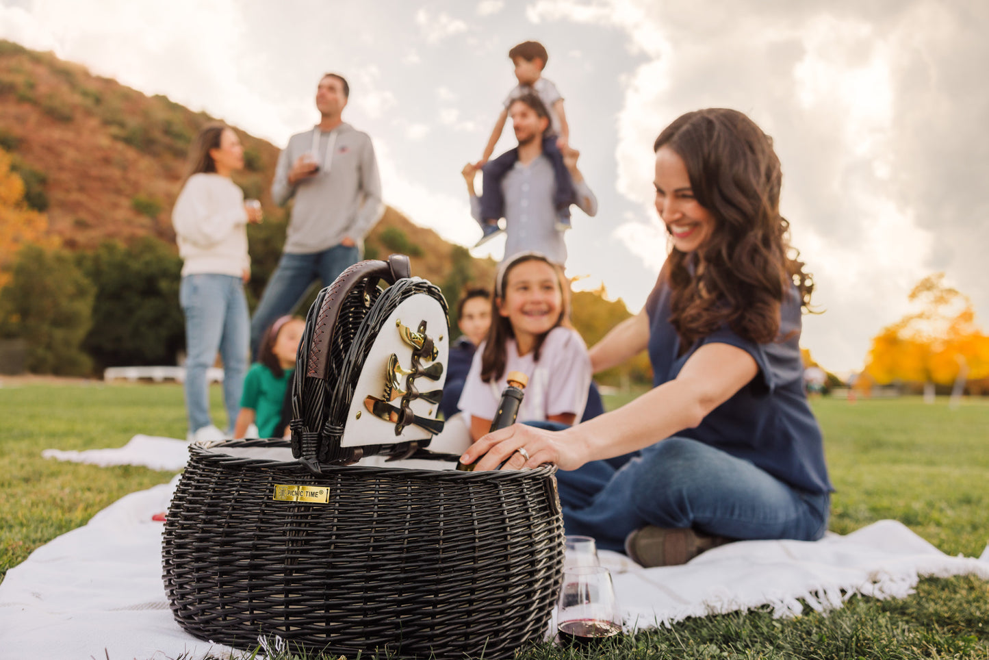 Evening Handwoven Willow Picnic Basket for 2 with Gold-Plated Cutlery