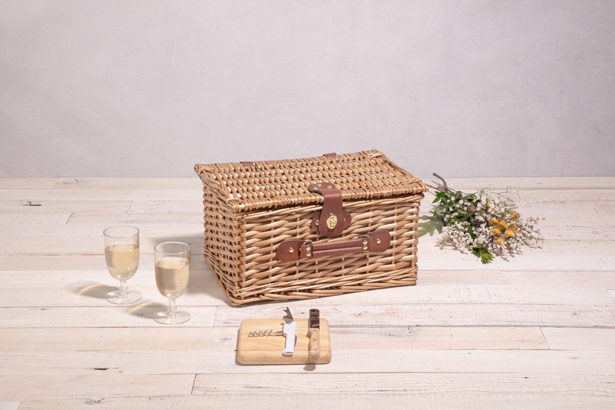 Classic Wine & Cheese Picnic Basket - Thumbnail 4