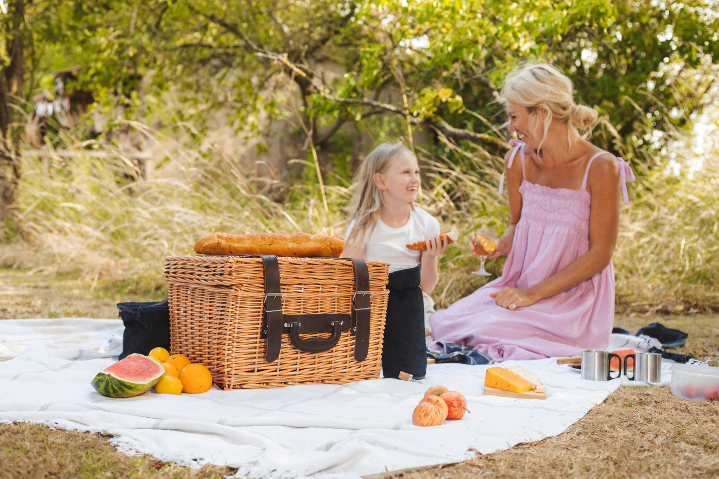 Canterbury Deluxe Wicker Picnic Basket for 2 with Blanket & Coffee Service