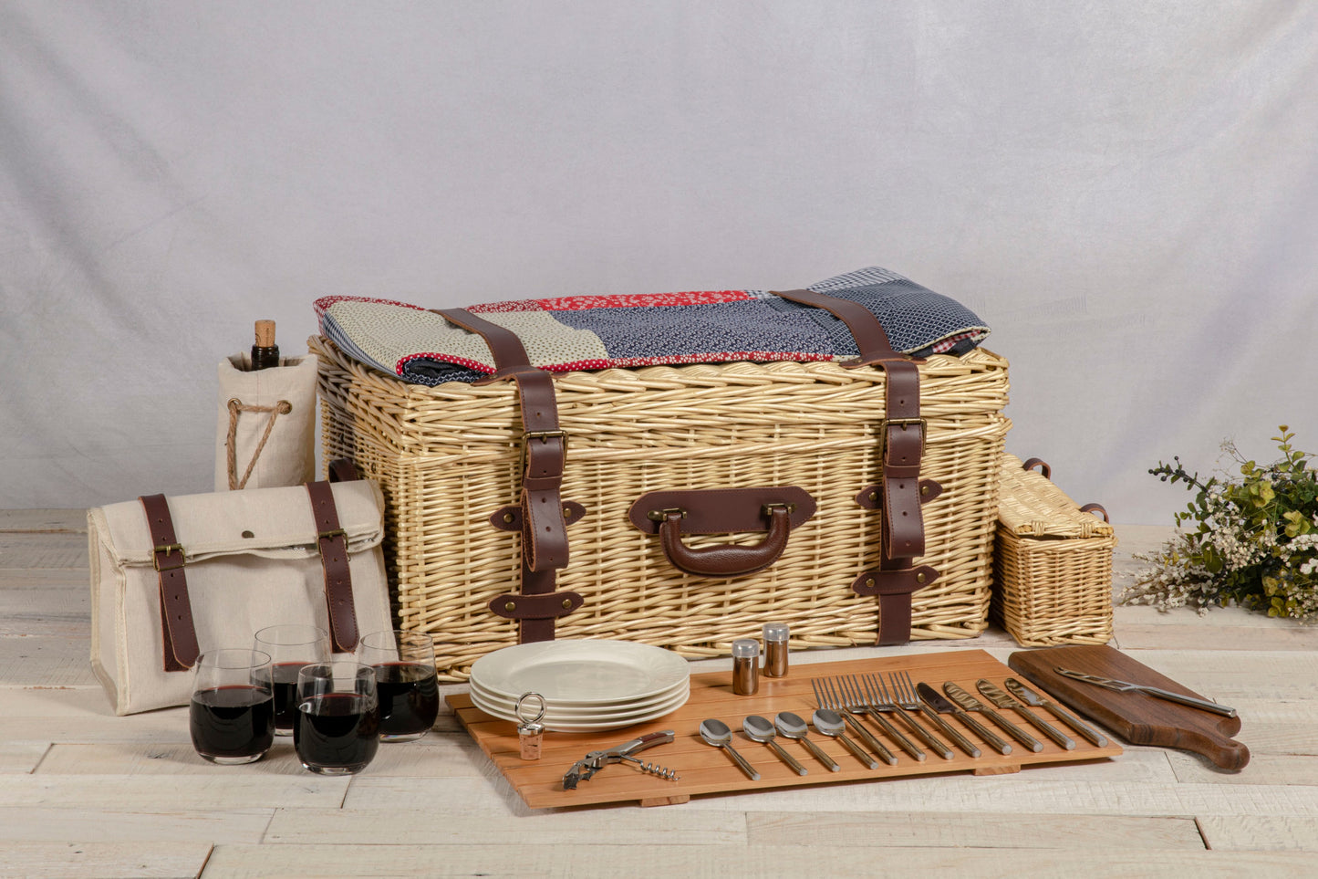 Charleston Luxury Wicker Picnic Basket for 4 with Genuine Cowhide Leather
