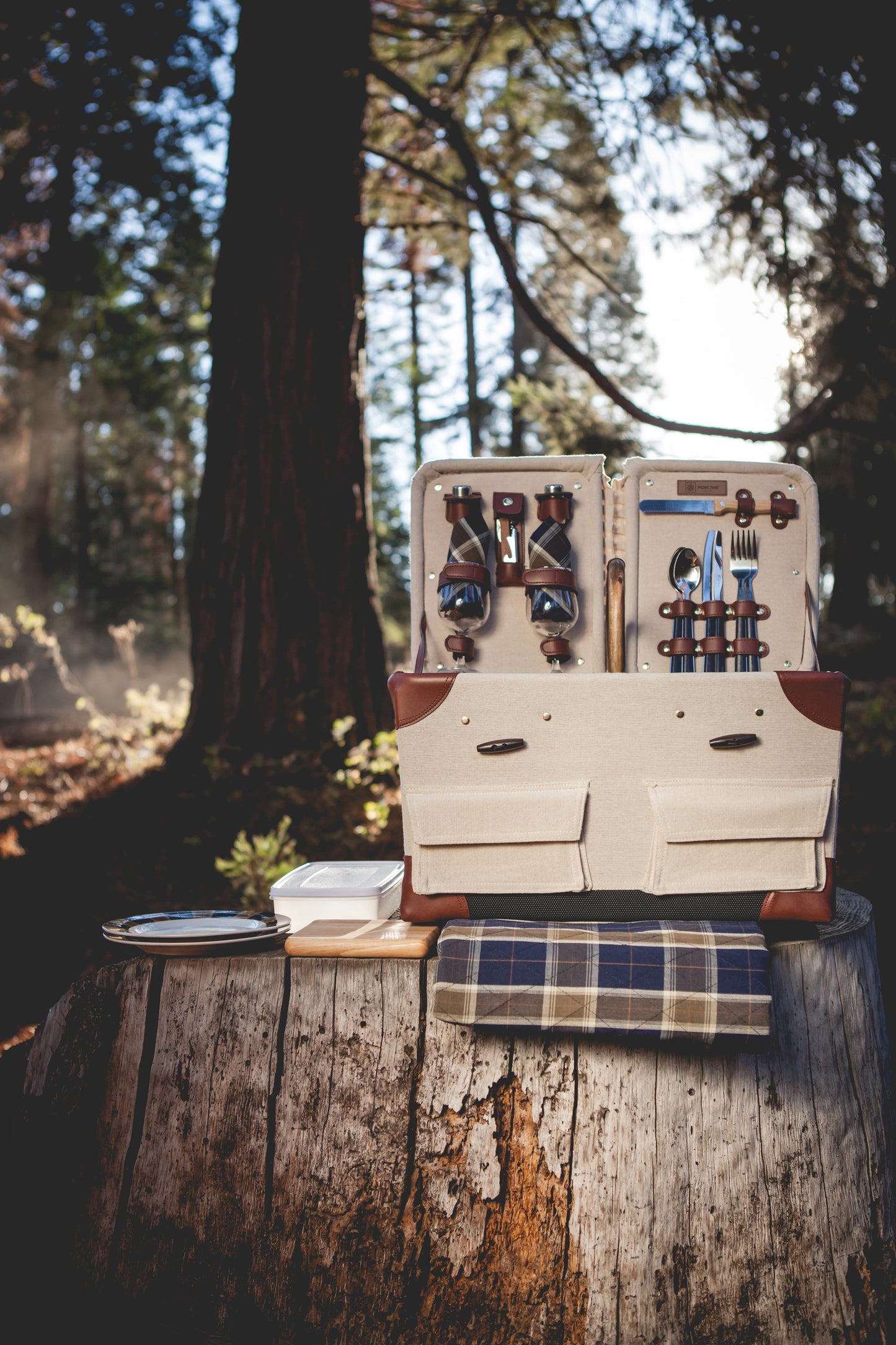 Pioneer Picnic Basket