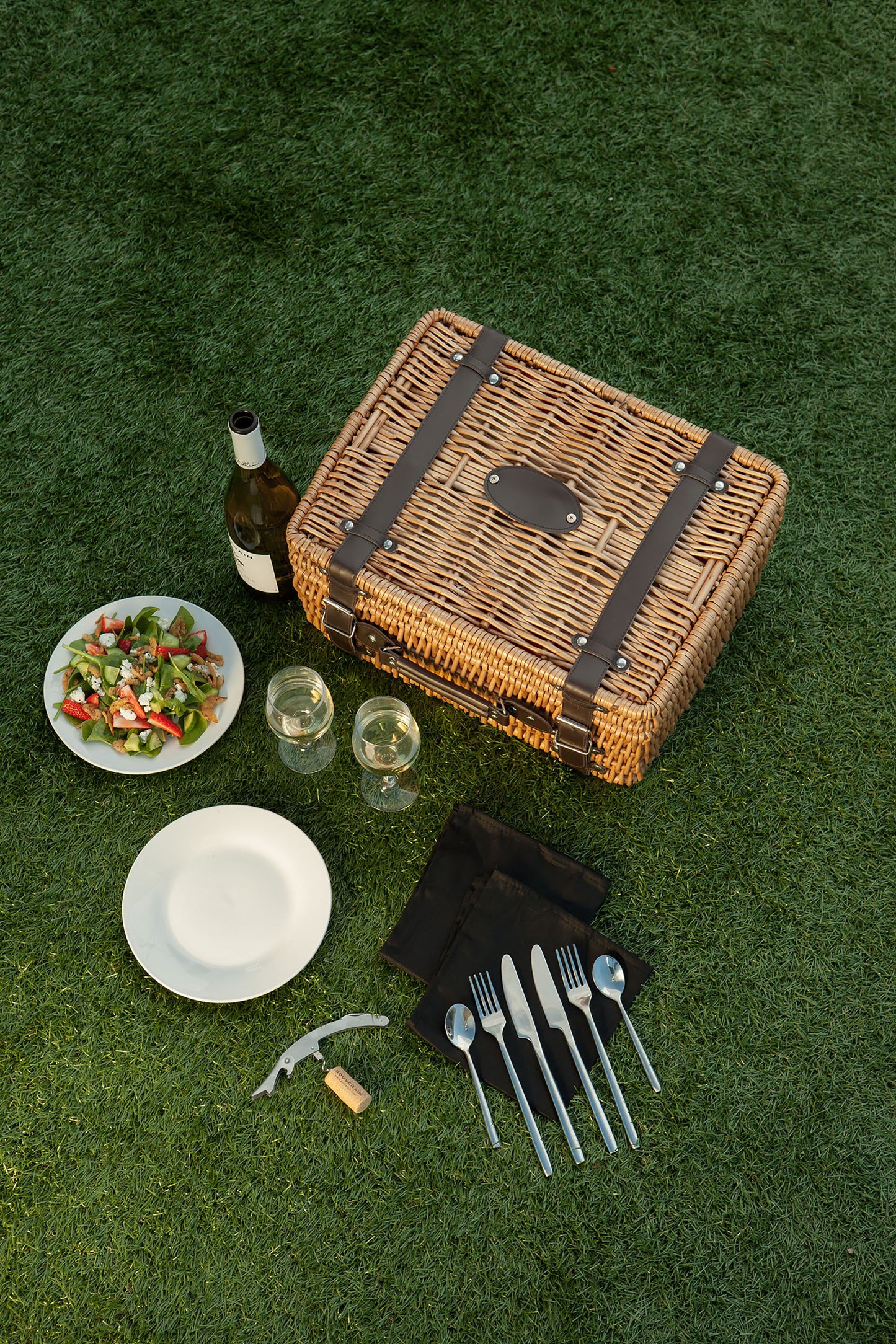 Champion Picnic Basket