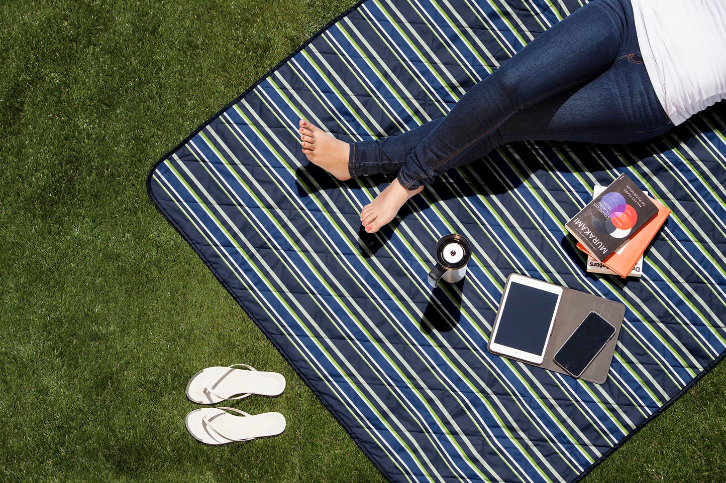 Vista Outdoor Picnic Blanket & Tote