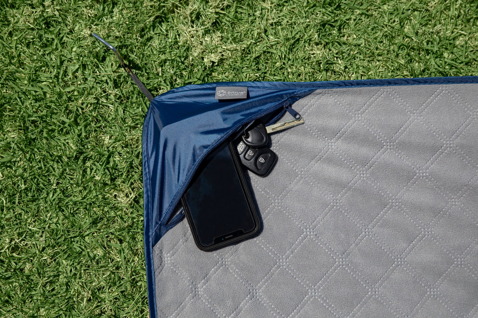 Baskets & Gifts by Design Stadium Blanket - Thumbnail 5