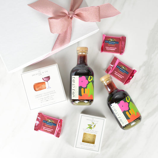 Pinot & Pairings Wine Gift Box