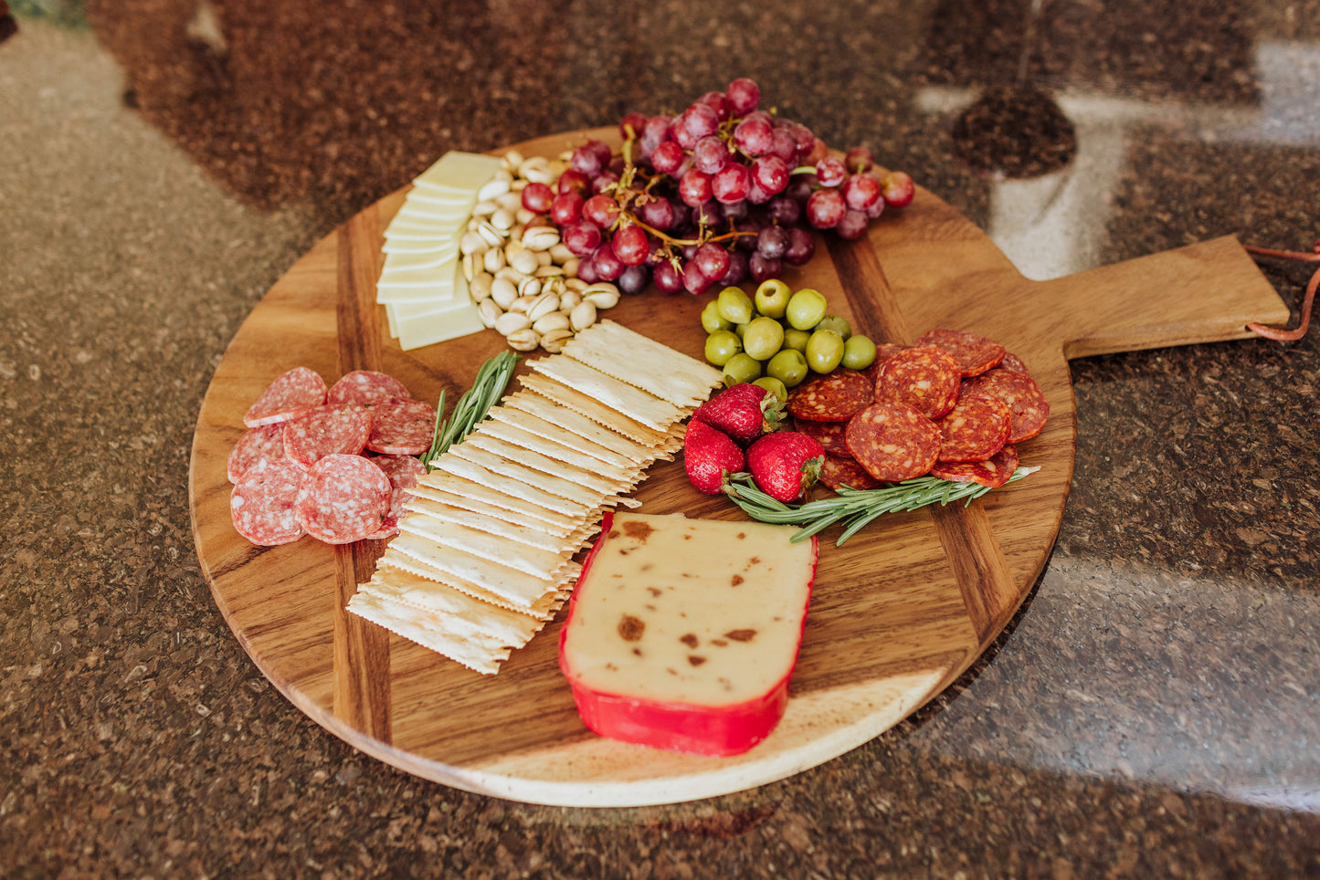 Madera Round Charcuterie Board - 22.5" x 18"